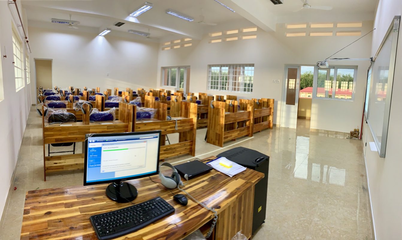 phòng lab học ngoại ngữ jer education hl-3140