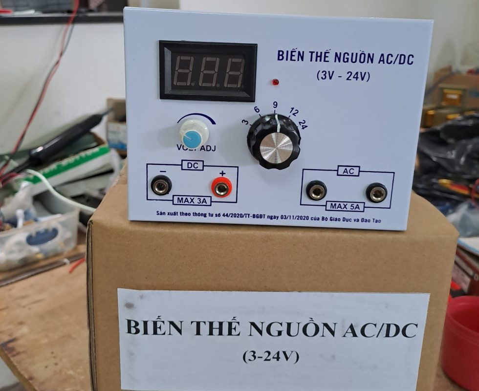 Biến thế nguồn phòng thực hành vật lý